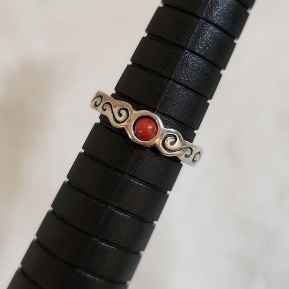 Silver red toe ring - Picture 2 of 8